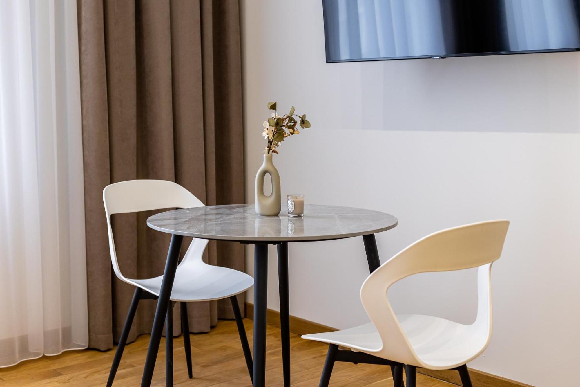 Doroshenka Premium Apartments Lviv Ngoại thất bức ảnh