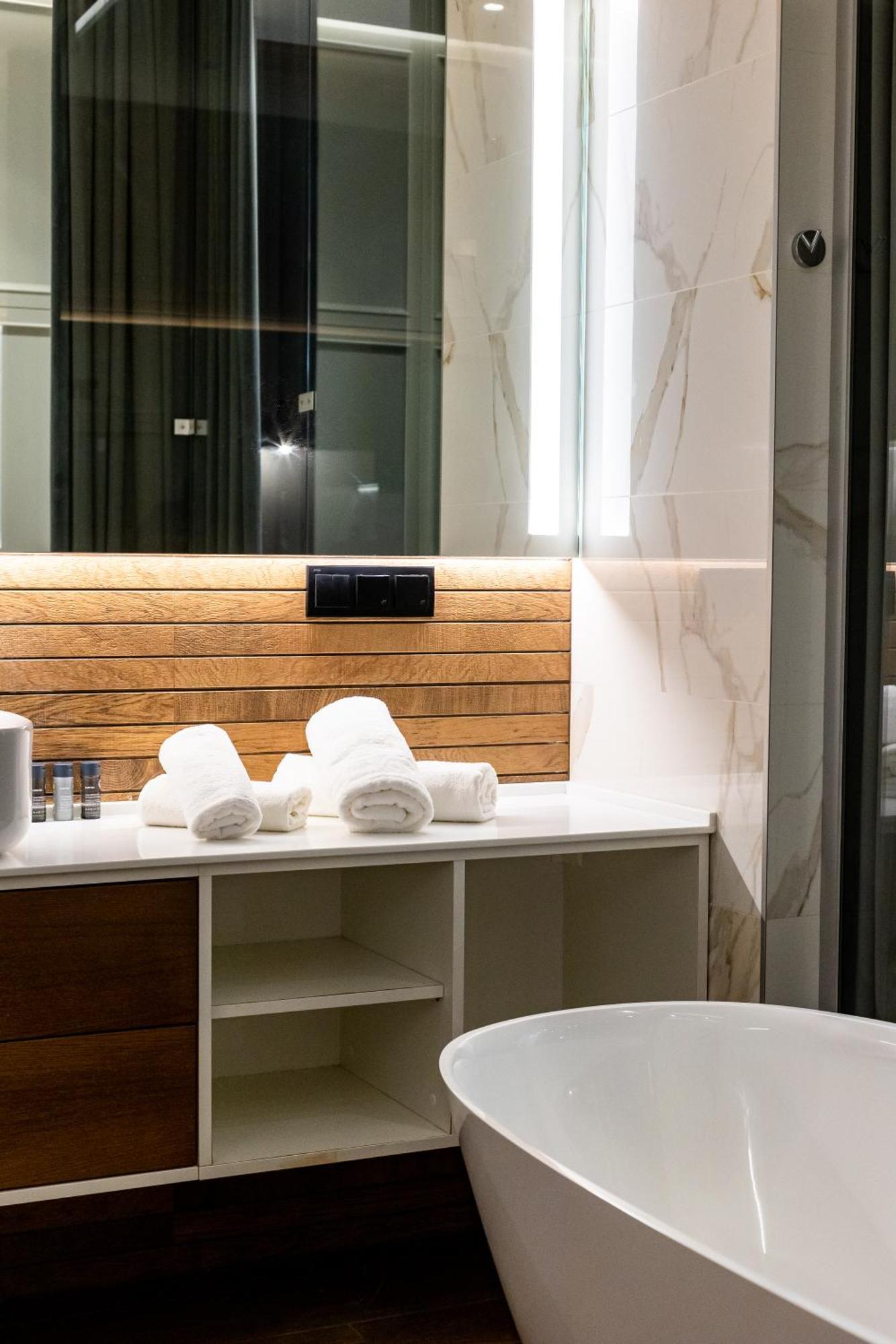 Doroshenka Premium Apartments Lviv Ngoại thất bức ảnh
