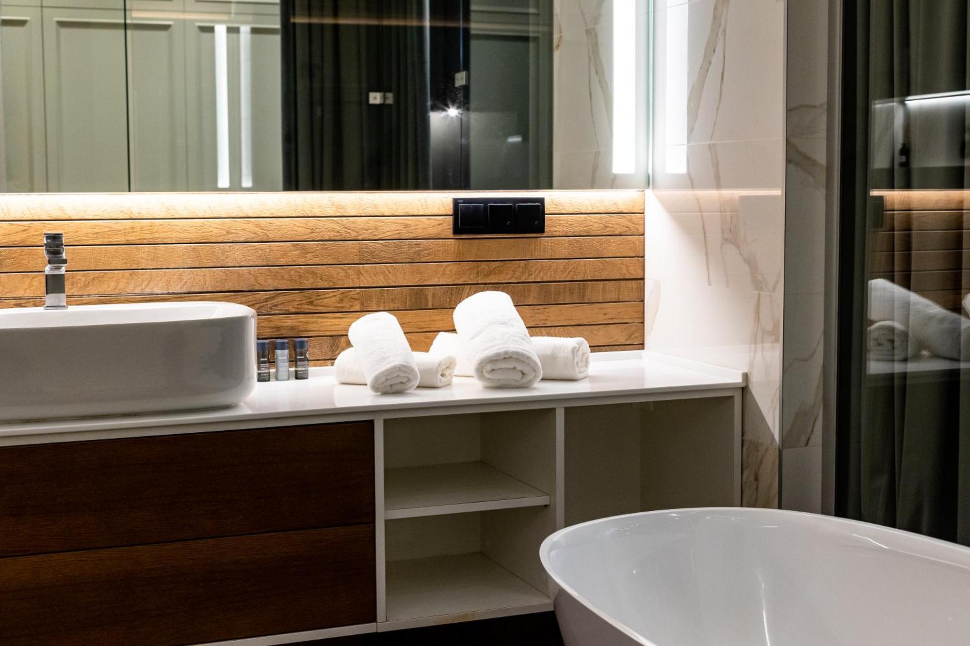 Doroshenka Premium Apartments Lviv Ngoại thất bức ảnh